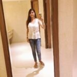 Kaniha Instagram - There's nothing called a perfect moment There's nothing called a perfect relation There's noone who can be called perfect... By expecting we only give ourselves room for disappointment,anger and negativity. Just let everything flow. Have a great day❤ #kaniha #positivethinking #letitbe