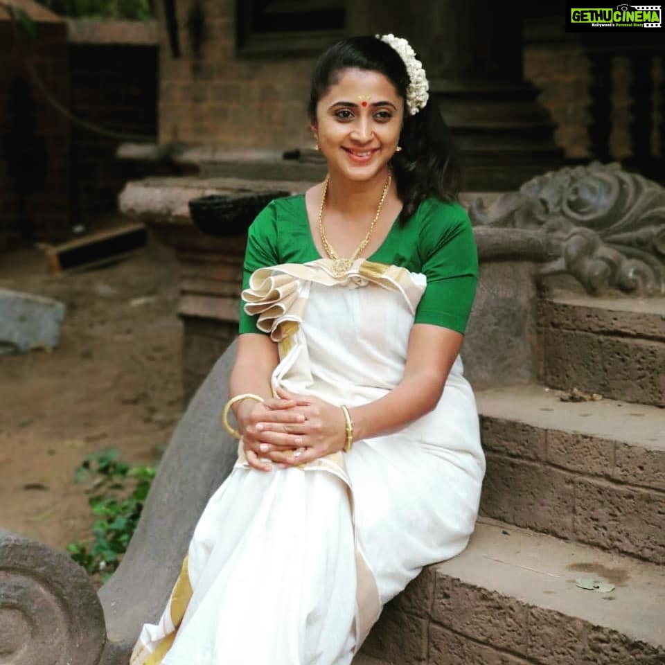Kaniha Instagram - Mamankam fever catching up❤ Happy to have been a part of a period film for the second time in my career. Thankful,grateful. I bow to you Universe. #kaniha #mamankam #mammooka #malyalamactress