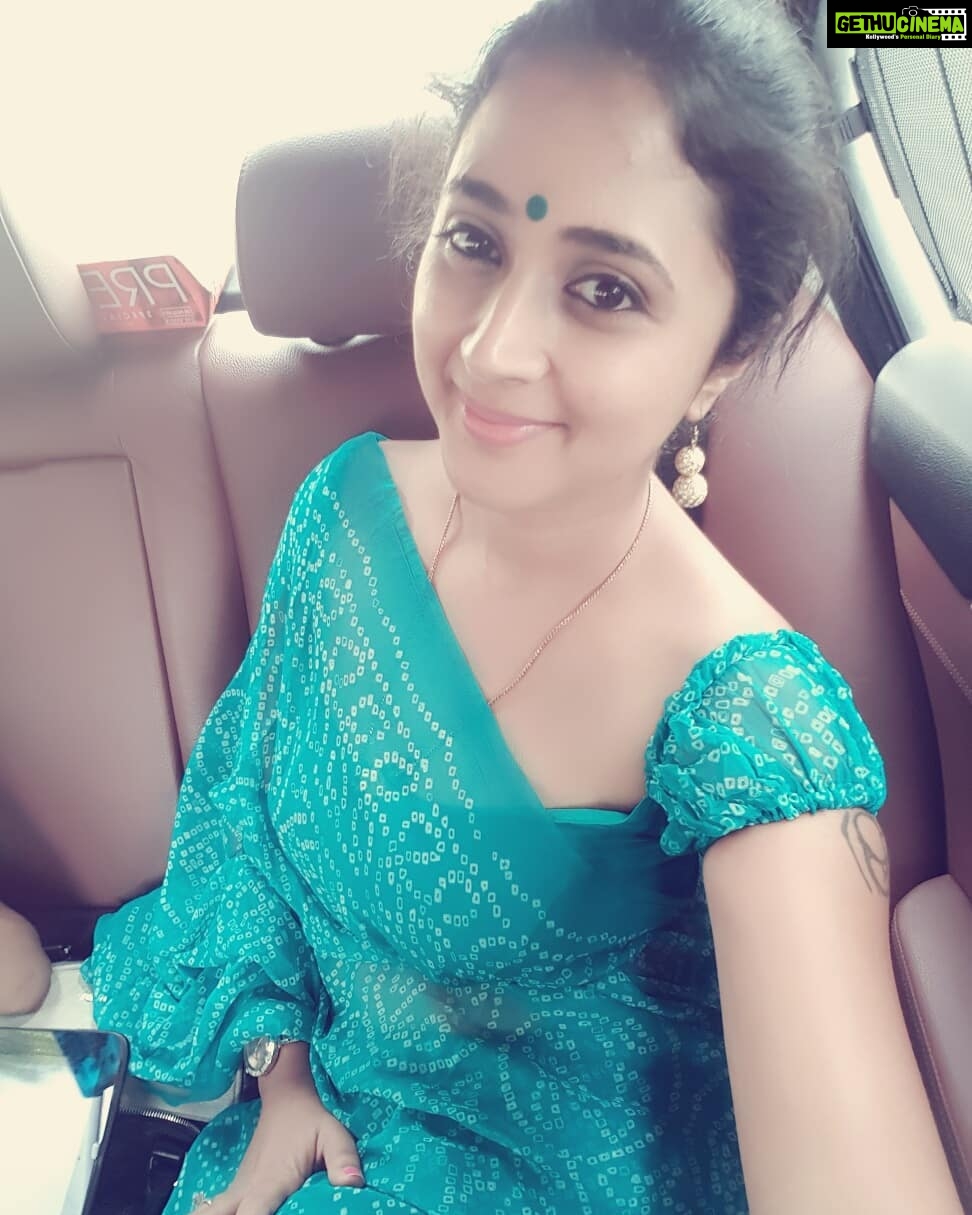Kaniha Instagram - Monday morning Reminder: "You are enough. You are awesome. You are amazing and can handle anything." Sometimes we forget how efficient and capable we are.A reminder like this sure does help... #mondaymotivation #kaniha #positivethinking Chennai, India