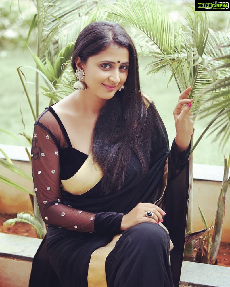 Kaniha Instagram - Strong women dont have attitude They have standards. #kaniha #positivevibes #cancerwoman♋️ Chennai, India - Gethu Cinema Kaniha Instagram - Strong women dont have attitude They have standards. #kaniha #positivevibes #cancerwoman♋️ Chennai, India - Gethu Cinema