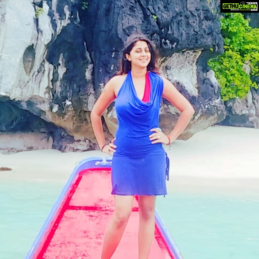 Kaniha Instagram - I couldn't fit those never ending legs of mine into the insta photo grid hahaš¤£š¤£ Miss long legs "You dont need to have it all Just make the best of what you have."⤠#kaniha #beachlover TBT #elnido