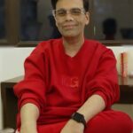 Karan Johar Instagram - @fireboltt_ a smartwatch brand with its unmatchable features like health monitoring, bluetooth calling, an exceptional display & what-not! It stands-out with its amazing craftsmanship and will definitely push you to become your best version. Now, it’s your chance to get yourself a Fire-Boltt Smartwatch! Go follow @fireboltt_ and participate in their 1000 Smartwatch Giveaway! You can also avail extra 10% using my code Karan01 on Fireboltt.com #FindYourFire #WATCHoutforthebest #Fireboltt #FirebolttNo1 #ad #paidpartnership