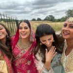 Karishma Kotak Instagram - Three very merry days of celebrating our “Amazing Amy” 15 years later - a bit of bandra unites here in England! 🫶🏻❤️ Notley Abbey