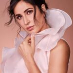 Katrina Kaif Instagram - It came, it conquered, and it's definitely here to stay – meet the homegrown makeup brand that won hearts across the country and the VOGUE India beauty ‘brand of the year’ award for #VBF2022. Ever since its 2019 launch, Katrina Kaif's (@katrinakaif) Kay Beauty (@kaybykatrina ) instantly grew to become one of India's most loved makeup brands. The philosophy was simple –– making makeup more accessible to the girl and boy next door. And even three years later, Kay Beauty doesn't fail to impress with its array of high-performance, trendy, and super affordable products that are formulated with natural ingredients. The brand's celebration of skin colour and body positivity, make it the perfect go-to for every generation in the country. @repost Posted @withregram • @vogueindia A big thank to my partners @falguninayar & @mynykaa