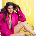 Kavya Thapar Instagram - Middle-class zindagi mein love le kar aayega ek bada twist. Witness the magic of #MiddleClassLove … TRAILER out tomorrow night! Film releasing on 16th September !!! @zeestudiosofficial @benarasmediaworks @ratnabsinha @anubhavsinhaa @pritkamani @eishasingh #ManojPahwa @realhimesh @dhrubdubey @sagarrshirgaonkar @benarasmediaworks @zeestudiosofficial @zeemusiccompany 💕 India