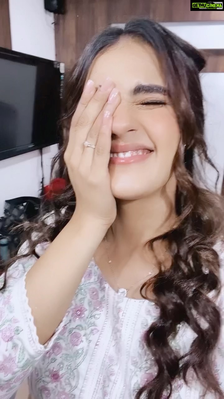 Kavya Thapar Instagram - Swear I didn’t make this video on this song but the sync thooooooooooooo 🥰❤️ #killah #kinachir #reelsinstagram #reels #réel #reelitfeelit #reelsvideo #reel #reelsinsta #reelsindia Mumbai, Maharashtra