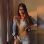 Kavya Thapar Instagram - #lockdowntimes with @jayeshsachdev ❤️‍🔥❤️ #throwback #facetimephotoshoot Mumbai, Maharashtra