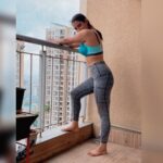 Kavya Thapar Instagram - Swipe to see how quickly my post workout photoshoot evolved 😂😋🐶 #naira #polar #cotton #mybabies #boxers #boxersofinstagram 🌎🌝❤️ Mumbai, Maharashtra