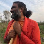 Kavya Thapar Instagram - Happy Birthday Gurupapa 😇🌹 #jairamjiki #guruji #iloveyou #thankyou #paramathma 🫂❤️ @anantdham Haridwar