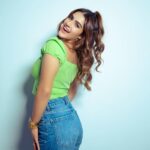 Kavya Thapar Instagram - This girl always be playinnnnnn ! #naughtyandnicewithalotofspice 💚 Mumbai, Maharashtra