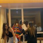 Kavya Thapar Instagram - This is what happens when you put 4 girls in a hotel room… . . . #india #reelsvideo ##reelkarofeelkaro #trending #dance #dancereels #réel #reelitfeelit #reelsinstagram #reelitfeelit #reel #trending #fyp #influencer #influencers #tiktokdance #killa #westsidekilla #reelkarofeelkaro #reelsvideo #reelsindia #reeltoreel #temperature #seanpaul #temperaturechallenge