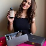 Kavya Thapar Instagram – Wondering what the secret to my beautiful healthy hair is? Well it’s nothing but the consistent use of @nashiarganindia Shampoo and Conditioner which are #vegan and #crueltyfree , the two things I’m a huge advocate for. You can now too have the same shiny, soft and healthy hair and also be responsible for our Mother Nature ❤️
Go get them beautiful locks 👩🏻#nashilovers #allnatural #haircare India