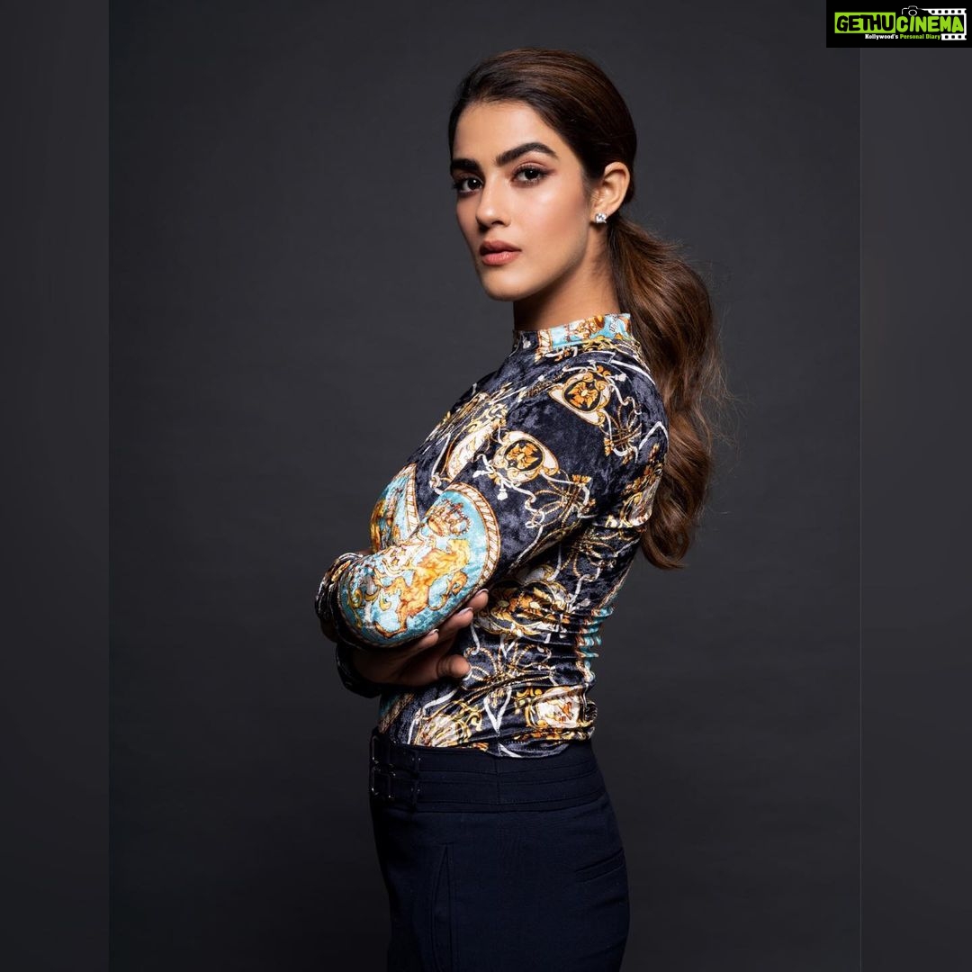 Kavya Thapar Instagram - If I were to stand for president 🥸 📸 @aashishchandra 👗 @dipika_wanderlust 💄 @styledbyascorpion 👩🦰 @heenamaru83 Bts @nimi_insta ❤️ @runwaylifestyl ❤️ Mumbai, Maharashtra