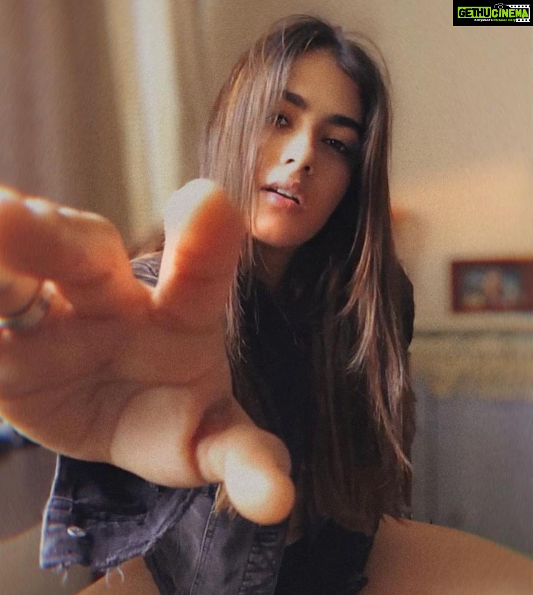 Kavya Thapar Instagram - 🏴 @jayeshsachdev 💗 India
