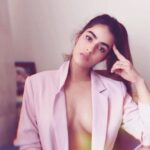 Kavya Thapar Instagram - Looking at you looking at me, Thinking about us, Thinking about me 🌸 #ilovepink #thinkpink #blushpink 🎀 Shot by my fav @jayeshsachdev 💕 India