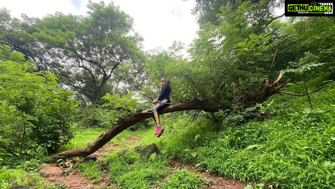Kavya Thapar Instagram - Come in concrete world, we’ve found home and we ain’t coming back 🌳💚 #natureschild #junglelife Mumbai, Maharashtra