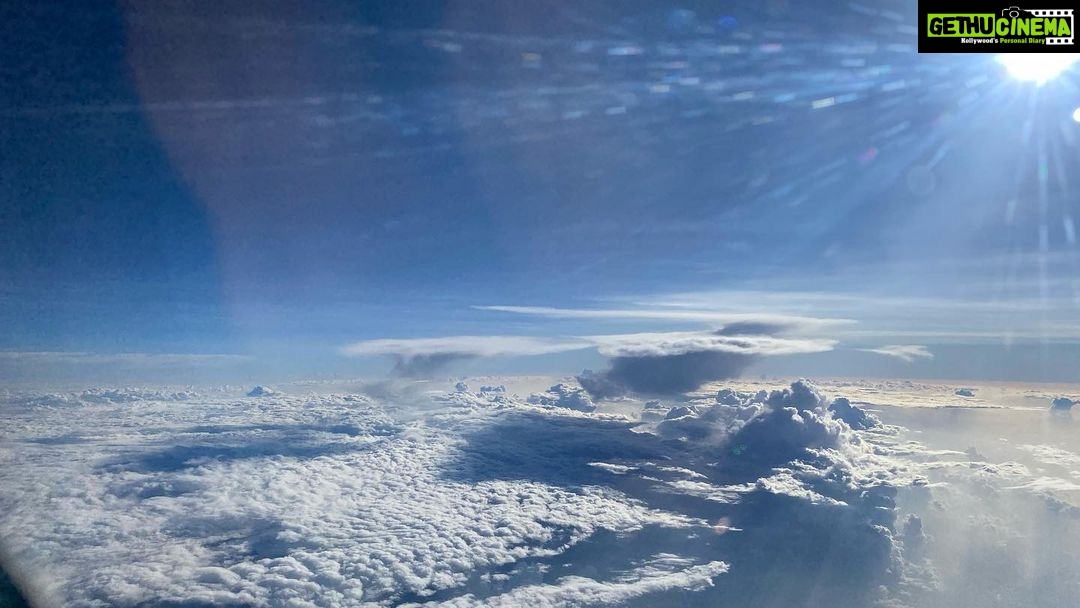Kavya Thapar Instagram - Sea of clouds you see .. ☁️🌊 #naturesbeauty #natureart #clouds #beautyiseverywhere