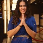 Kavya Thapar Instagram - Reigning my love for the timeless classic #saree 6 yards of elegance! 🌸 India