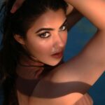 Kavya Thapar Instagram - Today is one of those days when I reaaalllyy want to jump into a pool #throwback #summervibes #poolbaby India