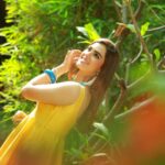 Kavya Thapar Instagram - Hey there sunshine 🌞🌻 Styling @sthriofficial 📸 @infocusphotography_madhu Hyderabad