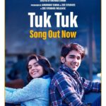 Kavya Thapar Instagram - My two favourite people dancing to your new favourite track OMG! #TukTuk is here everyone #screaming ‼️ so come, Let your hair down, and dance your heart out with our new song #TukTuk, out now! Tune in! #MiddleClassLove in cinemas, on 16th September 2022. @ratnabsinha @anubhavsinhaa @pritkamani @eishasingh #ManojPahwa @realhimesh @payaldevofficial @shabbir_ahmed9 @remodsouza @makzipzapzup @dhrubdubey @sagarrshirgaonkar @benarasmediaworks @zeestudiosofficial @zeemusiccompany 🤩 India