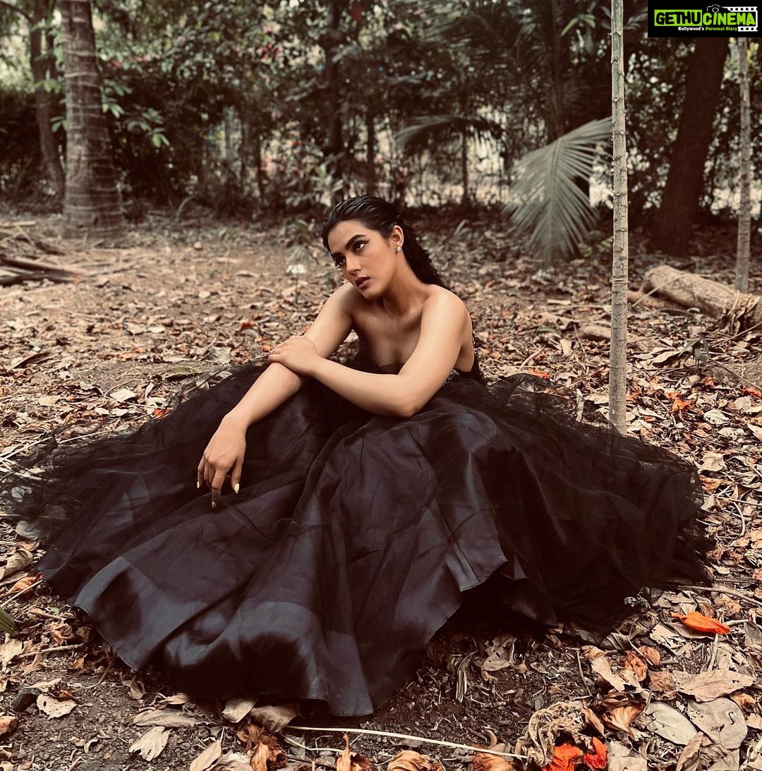 Kavya Thapar Instagram - Like a š in the wild š“āā ļø . . . . . . . . . . . . . . . . . . . . . . . . . . . . . . . #actress #model #fashion #photography #cute #happy #photoshoot #instadaily #funny #fashionmodel #instagood #instadaily #potrait #instagram #trend #lifestyle #insta #music #bollywood #picoftheday #movies #kavyathapar #kavyathapar20 #look #lookbook #style #smile #loveyourself #ootd #ootdindia #mellow Mumbai, Maharashtra