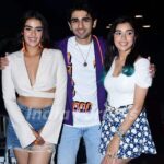 Kavya Thapar Instagram - I am filled with eternal gratitude and pure bliss THANK YOU THANK YOU THANK YOU !! 🪷🙏 Just the second day of promotions and it was Wiiiild !! This is precisely why and what we all have worked sooooo so so hard for .. to be appreciated and accepted by you all like this, to be showered with such massive enthusiasm and support is already a win. This is nothing short of a blessing for me 🥹💕 Pate ki baat toh ye hai ki agar aap sab ko #MiddleClassLove ka sirf trailer dekh ke itna mazza aaya toh socho puri movie dekh ke aap sab ka haal kya hone wala hai cause we toh cannot wait to surprise you all with everything we have in store and knowing what we are going to present with this movie, the excitement exceeds my containment heights. For now all I can say is guys have faith there’s A LOT more where that came from. Aap sab ka tahe dil se shukriya dosto 💕 Coming soon on the 16th September 2022 to give you all a ride of entertainment, laughter, and emotions, in the nearest theatres to you 🌷 Trailer Link in bio 🥰 @ratnabsinha @anubhavsinhaa @pritkamani @eishasingh #ManojPahwa @sapnasand22 @bhumikadedhia @omi_my.homie @khan_junaid_official @realhimesh @dhrubdubey @sagarrshirgaonkar @benarasmediaworks @zeestudiosofficial @zeemusiccompany 🌷 Hmu | @taskeen_c @fauziya_glamup @tapsi_makeup 💕 Styled by yours truly.. Me 🙈💕 India
