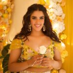 Kavya Thapar Instagram - #gorachittarang out now. Link in bio 🥰💛🌼 Mumbai, Maharashtra