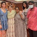 Kushboo Instagram - My best friend. My guru. My Akka. My family. @kalamaster_offical It was so wonderful to bump into you. Mmmmmmuuuuuuaaaahhhh.. l9ve you, loads n loads. ❤️❤️❤️🤗🤗🤗