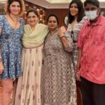 Kushboo Instagram - My best friend. My guru. My Akka. My family. @kalamaster_offical It was so wonderful to bump into you. Mmmmmmuuuuuuaaaahhhh.. l9ve you, loads n loads. ❤️❤️❤️🤗🤗🤗