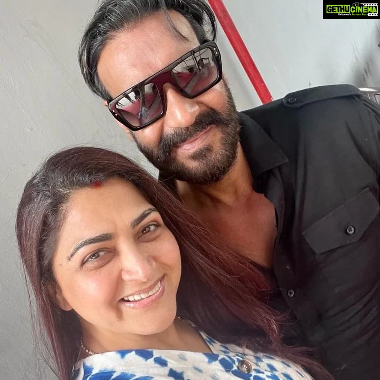 Kushboo Instagram - Meeting my Hero was like a dream coming true. He stumped me with his simplicity, humbleness and down to earth attitude. There is nothing fake about this man. Was indeed a fan girl moment for me. Thank you @ajaydevgn n for your time and warmth showered upon me. Humbled & gratitude. Look forward to see you again, soon. πβ€οΈππ€π₯°