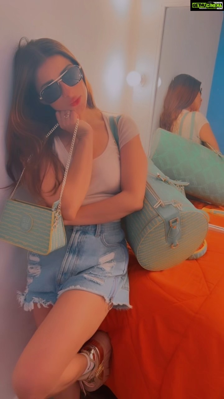 Madhuurima Instagram - In love with my new bags😍 EUME Vegan luxury handbags !! International aesthetics MAKE IN INDIA by @parekhnaina @eumeworld Fashion and coMfort at its best 😍😍