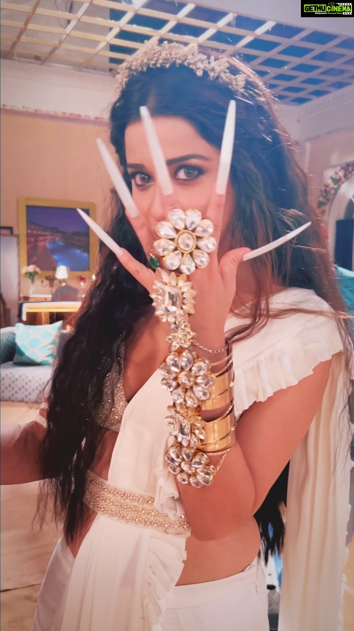 Madhuurima Instagram - #pishachini and her magic nails 😍😍 Make wish , and u will be granted. Mon-Fri 10 pm on @colorstv and @voot