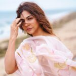 Madonna Sebastian Instagram - If life gives you winds, spread your wings. 🤍 @picchika @celia_palathinkal @styledbysmiji @samson_lei @makeup_and_hair_by_samson_lei 📸 @rahul_raj_._r