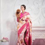 Mamta Mohandas Instagram - S-wag Gucci for @kalyansarees 🐕✨ 📸 @shanishaki #gucci #starboy #kalyan #photography #pose #puppy #weekend #toypoodle #modeling #firstshoot #instagood #love #petlife #actorslife #throwback