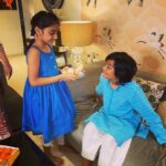 Mandira Bedi Instagram - Rakhee with the children 🥰. So many Rakhees.. so much love. ❤️❤️❤️❤️🧿And an unforgettable and busy day.!!#happyrakshabandhan #happyrakhi . . @ashishchowdhryofficial @samitabangargi @ruchinarain