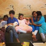 Mandira Bedi Instagram – Rakhee with the children 🥰. 
So many Rakhees.. so much love. ❤️❤️❤️❤️🧿And an unforgettable and busy day.!!#happyrakshabandhan #happyrakhi 
.
.
@ashishchowdhryofficial @samitabangargi @ruchinarain
