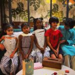 Mandira Bedi Instagram – Rakhee with the children 🥰. 
So many Rakhees.. so much love. ❤️❤️❤️❤️🧿And an unforgettable and busy day.!!#happyrakshabandhan #happyrakhi 
.
.
@ashishchowdhryofficial @samitabangargi @ruchinarain