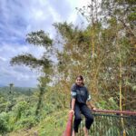 Meera Nandan Instagram – Take me back 🏞♥️

.

📸 @ajn.nef 

.

#viewtodiefor #love #kerala #wayanad #scenery #green #lovenature #justlikeapainting #instagood #wow #positivevibes Wayanad വയനാട്