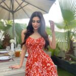 Mouni Roy Instagram - There’s no place like home ♥️ • • • • In @guaparesortwear Style my @rishika_devnani Dubai, United Arab Emiratesدبي