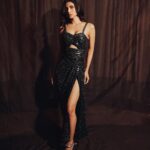 Mouni Roy Instagram - What matters is the size of your heart & the strength of your character….♥️ #LiveTheLove Outfit by @neeturohra_india Styled by @rishika_devnani assisted by @dhruvypancholi @romamaityy Hair by @chettiarqueensly Make-up by @chettiaralbert Managed by @trishilagoculdas @dcatalent 📸:- @gohil_jeet