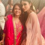 Mouni Roy Instagram - Here s to the fearless, confident, independent, lovable, rock solid woman & friend you are 🥂 To the person who’s the life of a party, one with all the amazing stories with a great sense of humour 🍻 Here’s to celebrating many more birthdays together 🍷 May you always live your life in a way that makes err’yday worth celebrating 🥳 Happy happy birthday Ro @rohiniyer LOVE YOU x