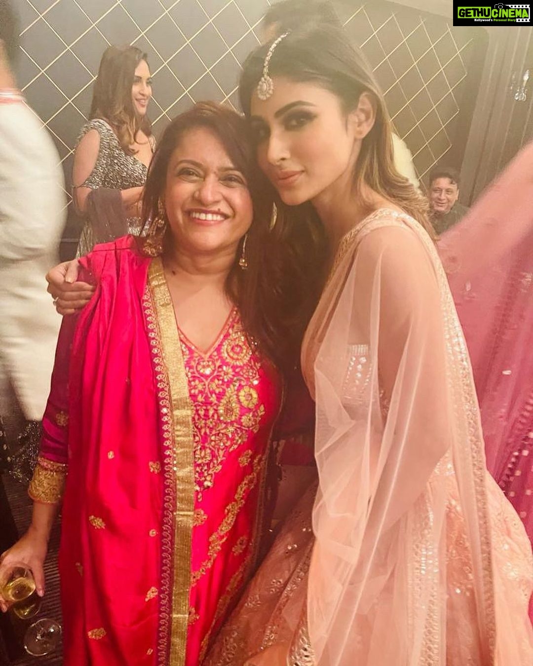 Mouni Roy Instagram - Here s to the fearless, confident, independent, lovable, rock solid woman & friend you are 🥂 To the person who's the life of a party, one with all Mouni Roy Instagram - Here s to the fearless, confident, independent, lovable, rock solid woman & friend you are 🥂 To the person who's the life of a party, one with all