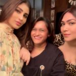 Mouni Roy Instagram - Here s to the fearless, confident, independent, lovable, rock solid woman & friend you are 🥂 To the person who’s the life of a party, one with all the amazing stories with a great sense of humour 🍻 Here’s to celebrating many more birthdays together 🍷 May you always live your life in a way that makes err’yday worth celebrating 🥳 Happy happy birthday Ro @rohiniyer LOVE YOU x