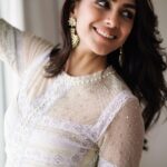 Mrunal Thakur Instagram - SITA 🦋 Styled by: @archamehta Outfit: @jade_bymk Jewellry: @amrapalijewels . Makeup: @missblenderr_ Hair: @deepalid10 Styling team: @ruchi.munoth @niha__varma Shot by: @sbk_shuhaib #sitaramam