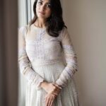 Mrunal Thakur Instagram – SITA 🦋
Styled by: @archamehta
Outfit: @jade_bymk
Jewellry: @amrapalijewels
.
Makeup: @missblenderr_
Hair: @deepalid10
Styling team: @ruchi.munoth
@niha__varma
Shot by: @sbk_shuhaib
#sitaramam
