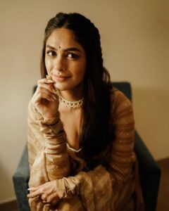 Mrunal Thakur Instagram - Kitna kuch kehna hai Fir bhi hai dil mein sawaal kaheen Sapnon mein jo roz kaha hai wo phir se kahun Ya nahee —— kinda mood 🫶🏼🌻💕 Styled by: @archamehta Wearing: @paulmiandharsh Jewellry: @amrapalijewels Footwear: @charleskeithofficial Makeup: @missblenderr_ Hair: @deepalid10 Team: @ruchi.munoth @niha__varma Photos: @sbk_shuhaib