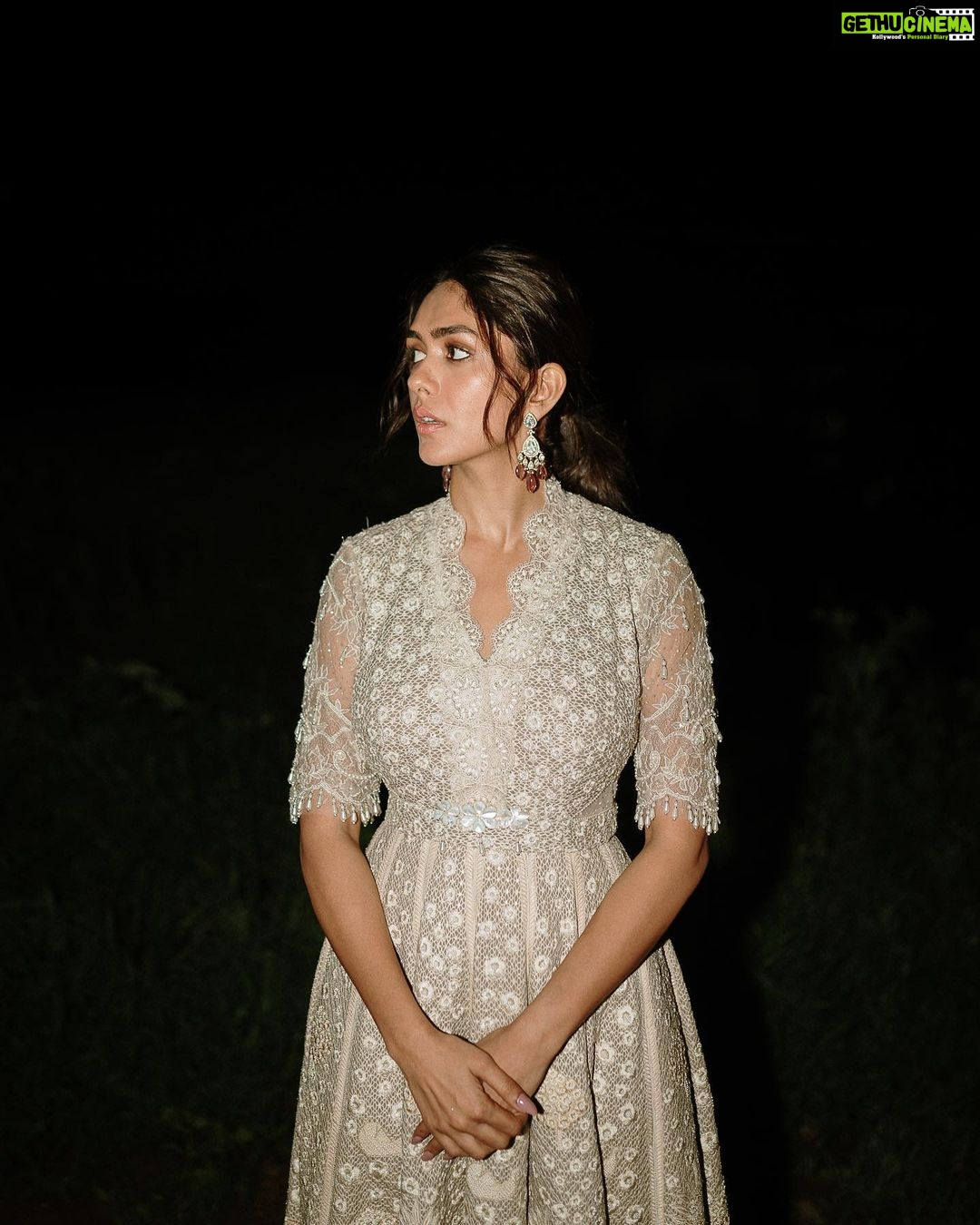 Mrunal Thakur Instagram - 🌻 Styled by: @archamehta Wearing: @taruntahiliani Jewellry: @jatinmorjewels Footwear: @aprajitatoorofficial . . Makeup: @missblenderr_ Hair: @deepalid10 Styling team: @ruchi.munoth @niha__varma Photos: nandivardhanreddy_