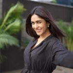 Mrunal Thakur Instagram - 😜😜 #sitaramam