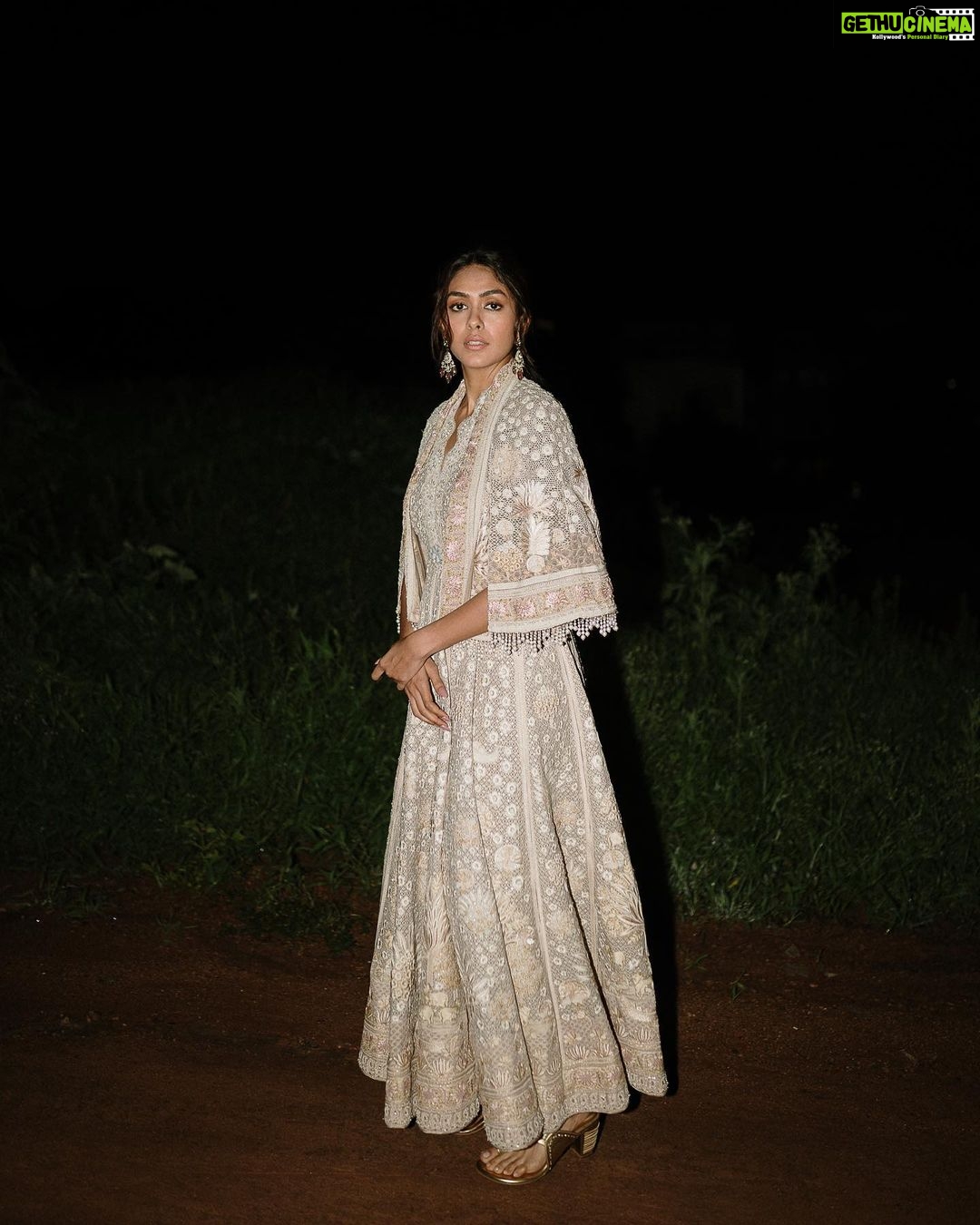 Mrunal Thakur Instagram - 🌻 Styled by: @archamehta Wearing: @taruntahiliani Jewellry: @jatinmorjewels Footwear: @aprajitatoorofficial . . Makeup: @missblenderr_ Hair: @deepalid10 Styling team: @ruchi.munoth @niha__varma Photos: nandivardhanreddy_